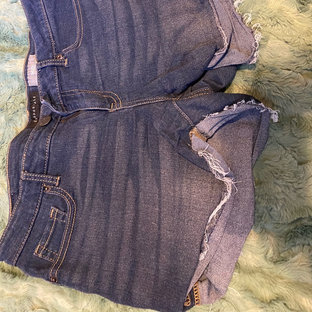 Shorts - Picture 2 of 4